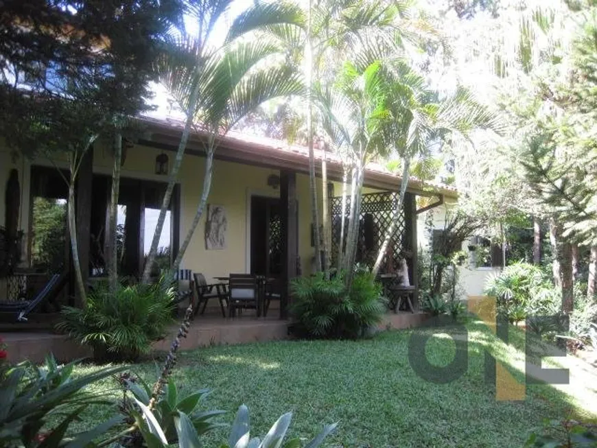 Foto 1 de Casa de Condomínio com 3 Quartos à venda, 350m² em Granja Viana, Carapicuíba