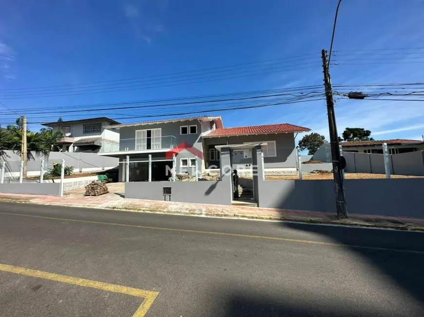 Foto 1 de Casa com 4 Quartos à venda, 337m² em Comerciario, Criciúma