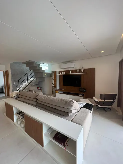Foto 1 de Casa de Condomínio com 5 Quartos para venda ou aluguel, 300m² em Recreio Dos Bandeirantes, Rio de Janeiro
