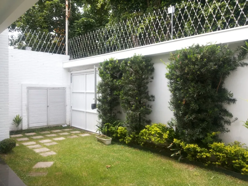 Foto 1 de Casa com 3 Quartos à venda, 320m² em Moema, São Paulo