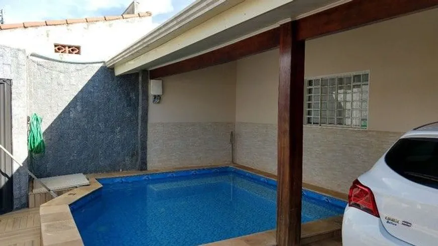 Foto 1 de Casa com 3 Quartos à venda, 180m² em Alto Umuarama, Uberlândia