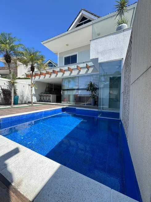 Foto 1 de Casa de Condomínio com 4 Quartos para alugar, 300m² em Recreio Dos Bandeirantes, Rio de Janeiro