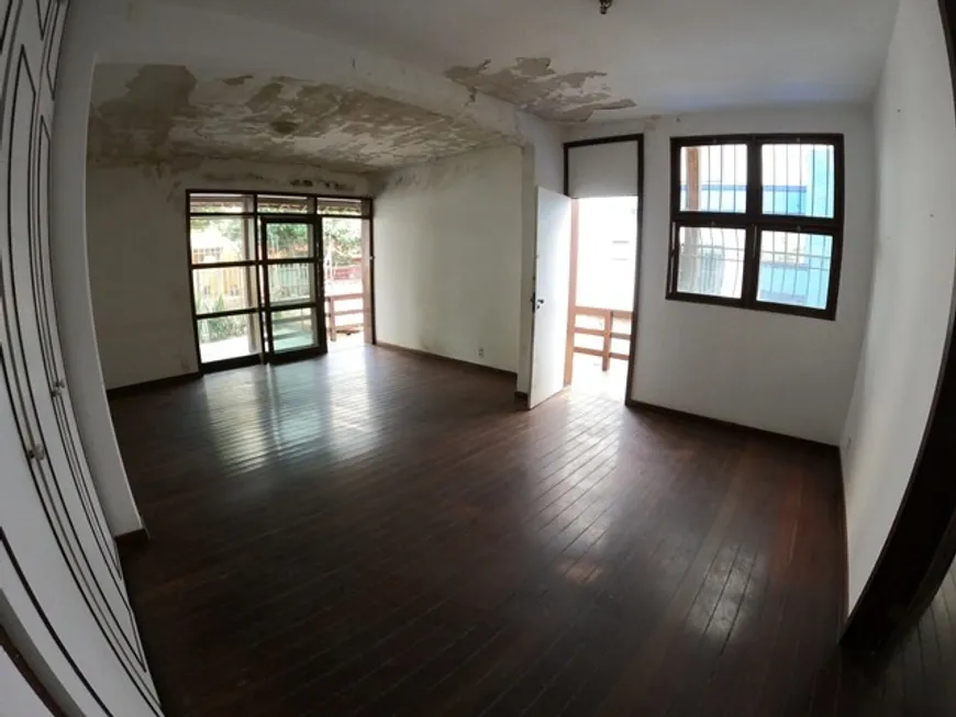 Foto 1 de Casa com 4 Quartos à venda, 297m² em Ouro Preto, Belo Horizonte