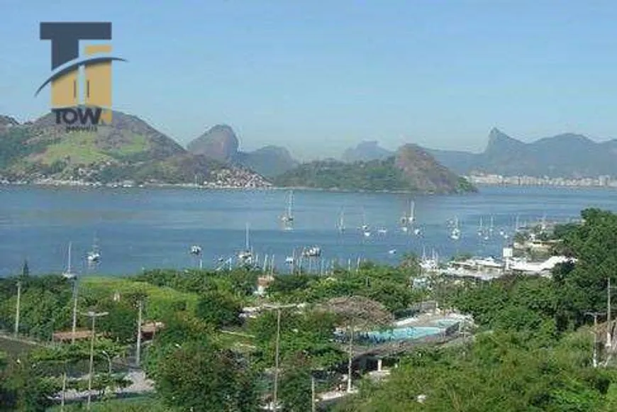 Foto 1 de Lote/Terreno à venda, 310m² em São Francisco, Niterói