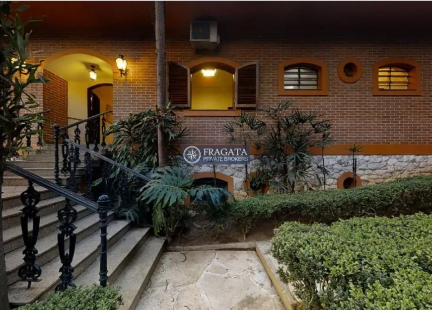 Foto 1 de Casa com 4 Quartos à venda, 600m² em Jardim Marajoara, São Paulo