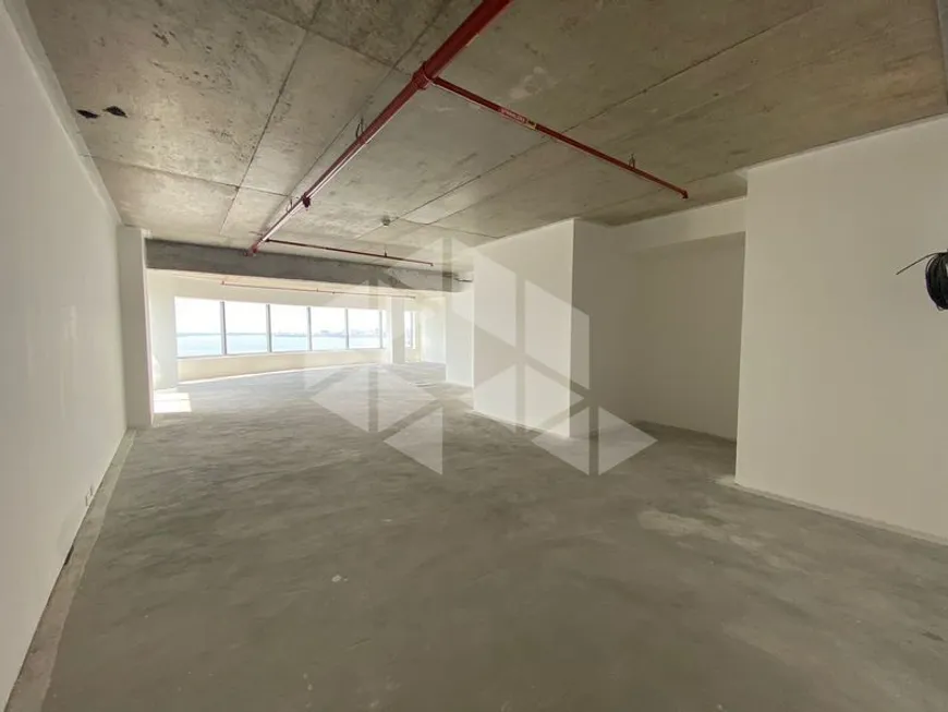 Foto 1 de Sala Comercial para alugar, 128m² em Praia de Belas, Porto Alegre