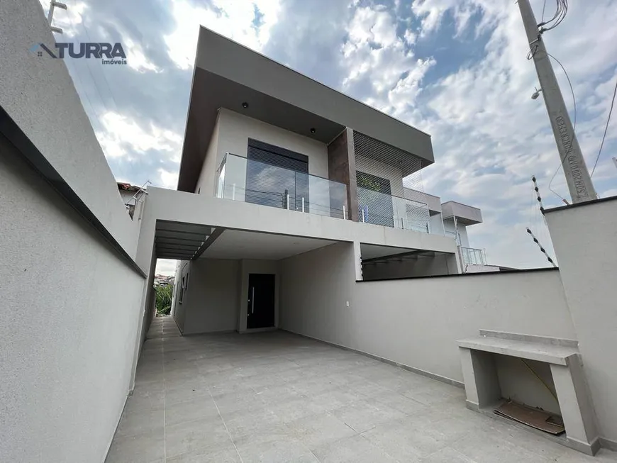 Foto 1 de Casa com 3 Quartos à venda, 180m² em Vila Thais, Atibaia