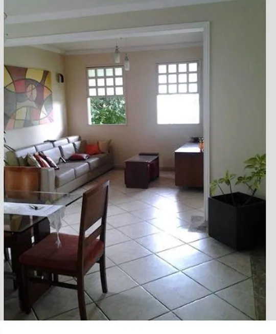Foto 1 de Casa com 4 Quartos à venda, 215m² em Santa Mônica, Belo Horizonte