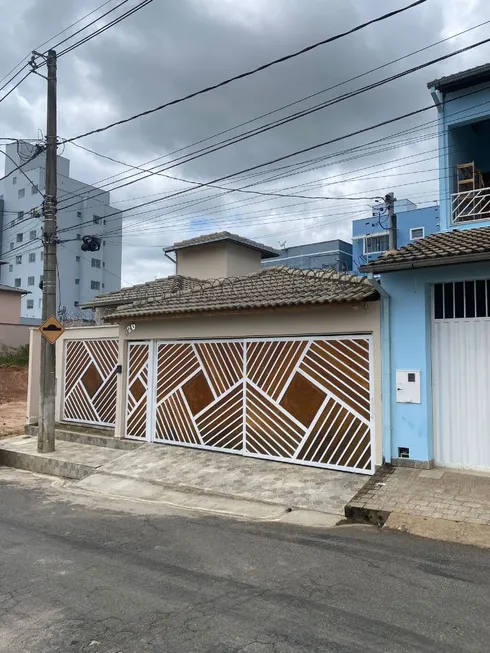 Foto 1 de Casa com 3 Quartos à venda, 200m² em Vila Belizário, São João Del Rei