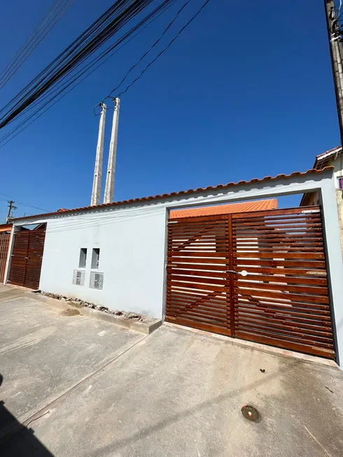 Foto 1 de Casa com 2 Quartos à venda, 60m² em Balneário Gaivota, Itanhaém