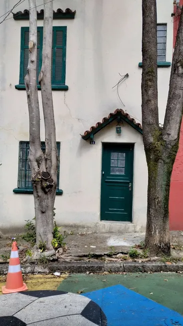 Foto 1 de Casa com 2 Quartos à venda, 100m² em Liberdade, São Paulo