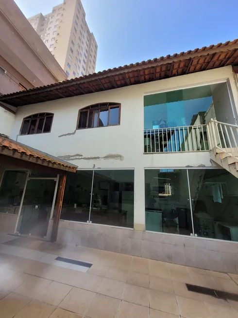 Foto 1 de Casa com 4 Quartos à venda, 310m² em Jardim Germania, São Paulo