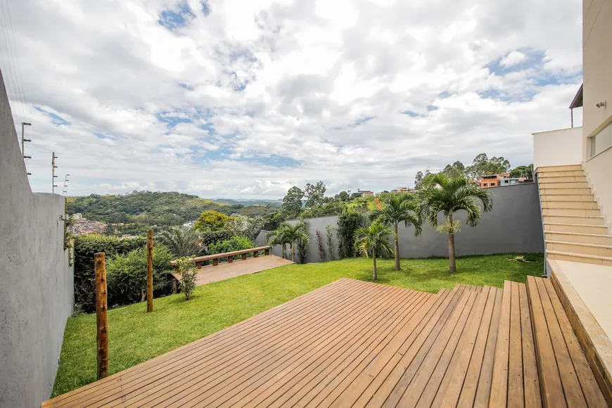 Foto 1 de Casa de Condomínio com 4 Quartos à venda, 208m² em Alto dos Pinheiros, Juiz de Fora