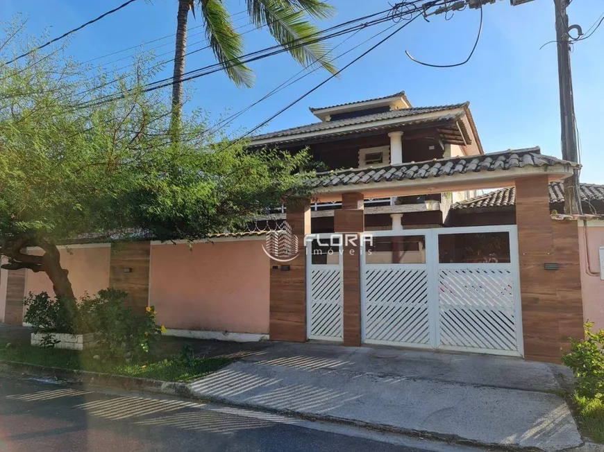 Foto 1 de Casa de Condomínio com 5 Quartos à venda, 180m² em Itaipu, Niterói