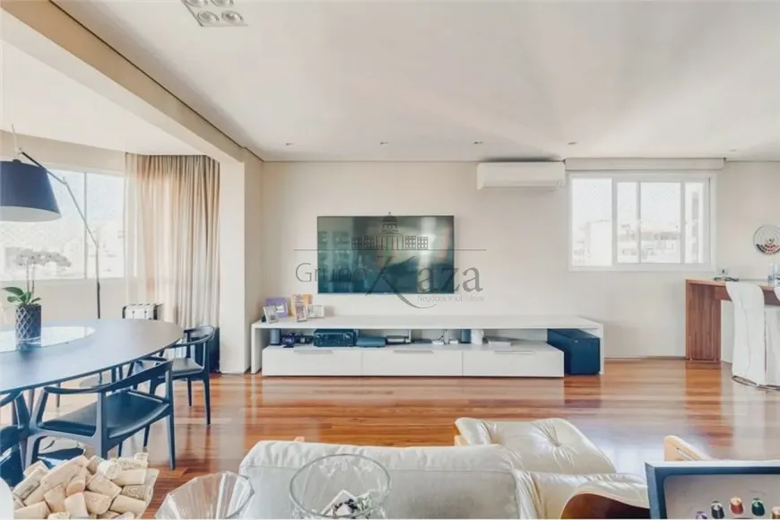 Foto 1 de Apartamento com 3 Quartos à venda, 271m² em Moema, São Paulo