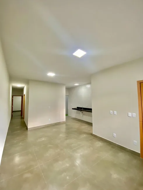 Foto 1 de Casa com 2 Quartos à venda, 67m² em Residencial Orlando de Morais, Goiânia