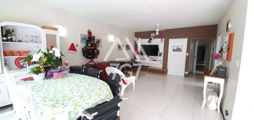 Foto 1 de Apartamento com 4 Quartos à venda, 141m² em Enseada, Guarujá