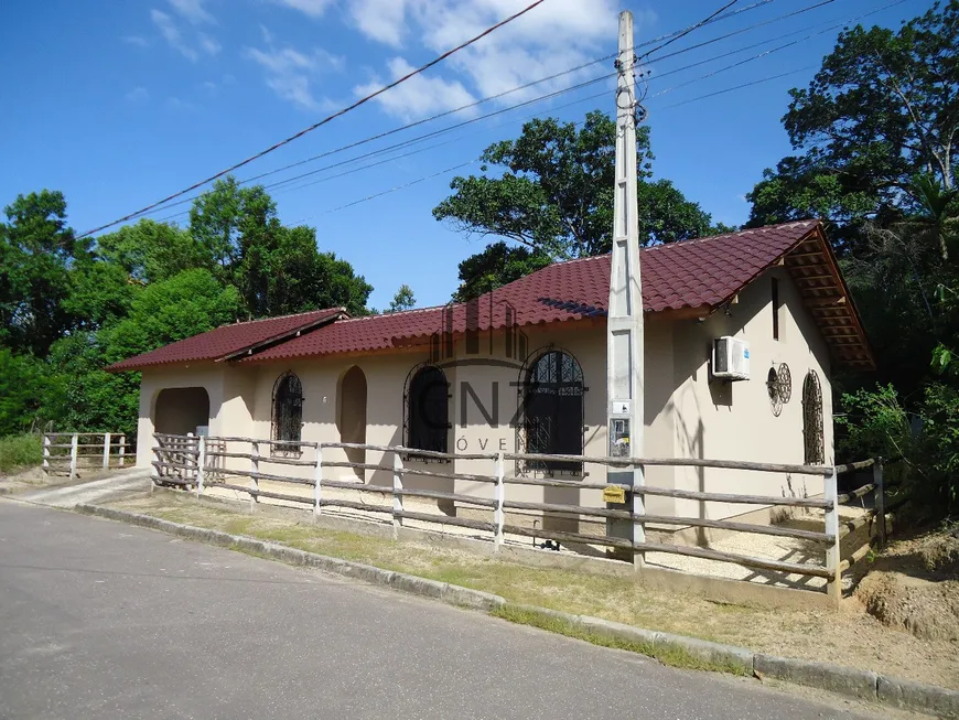 Foto 1 de Casa com 2 Quartos à venda, 90m² em Azambuja, Brusque