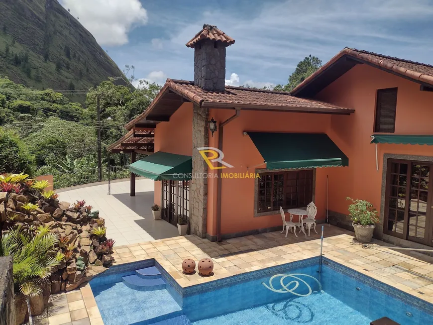 Foto 1 de Casa com 3 Quartos à venda, 474m² em Retiro, Petrópolis