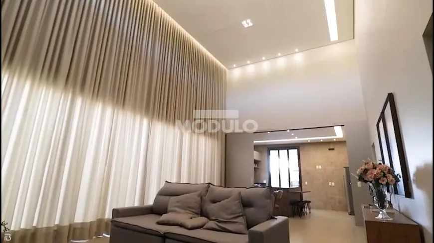 Foto 1 de Casa de Condomínio com 4 Quartos à venda, 220m² em Jardim Sul, Uberlândia