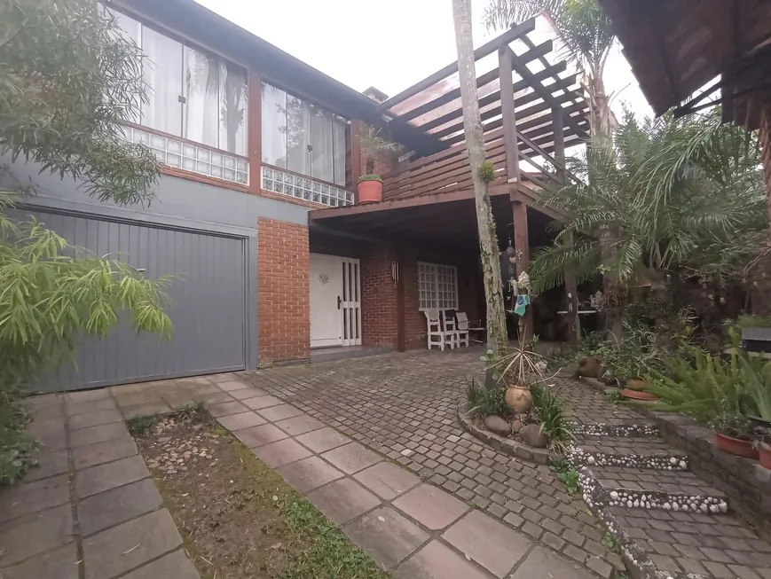 Foto 1 de Casa com 4 Quartos à venda, 200m² em Pinheiro, São Leopoldo