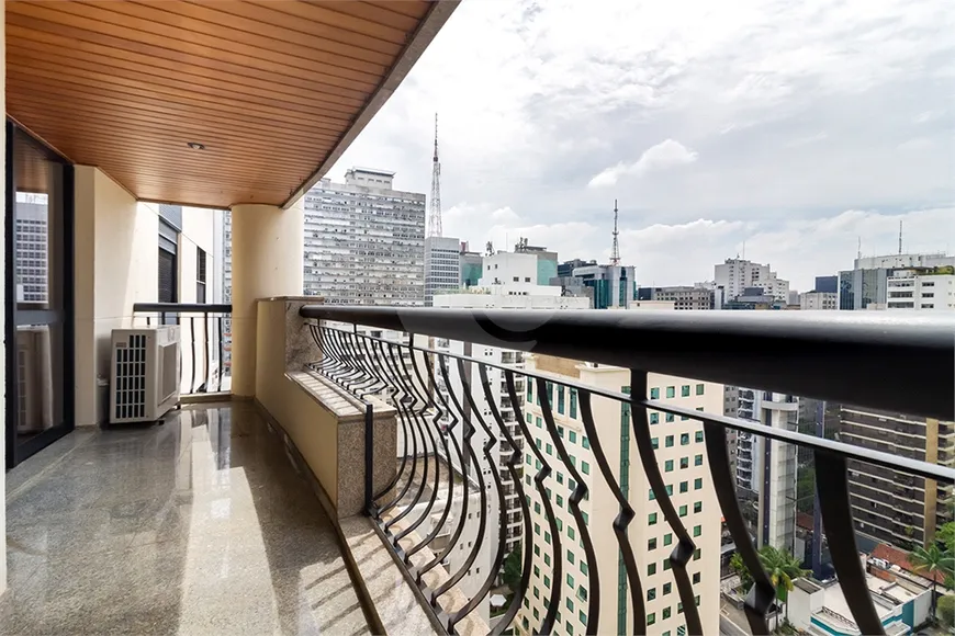 Foto 1 de Apartamento com 3 Quartos à venda, 152m² em Jardim Paulista, São Paulo