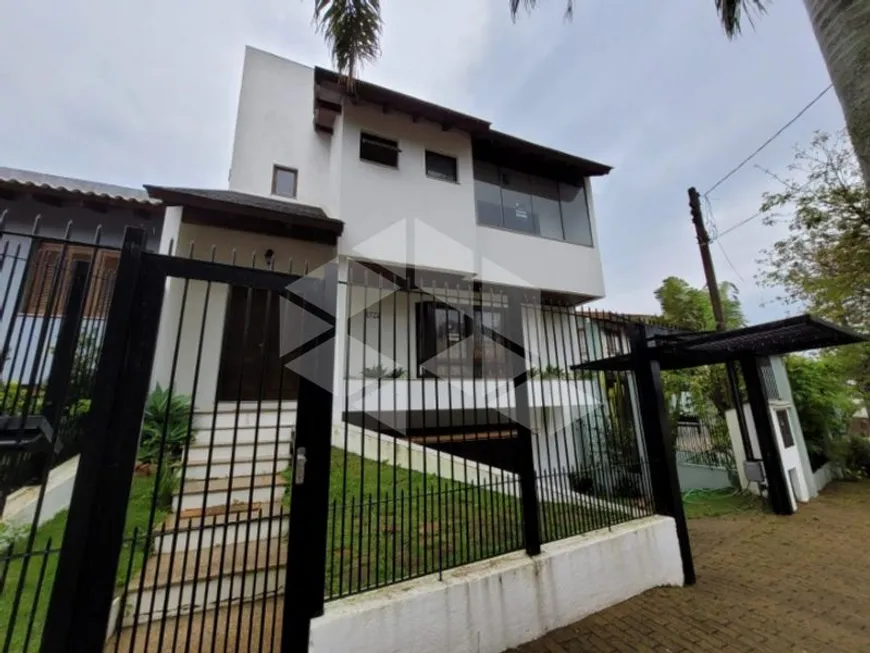 Foto 1 de Casa com 4 Quartos para alugar, 332m² em Teresópolis, Porto Alegre
