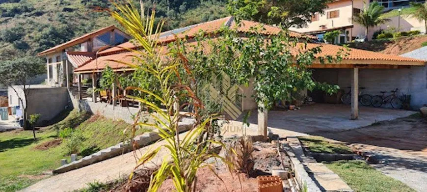 Foto 1 de Fazenda/Sítio com 4 Quartos para venda ou aluguel, 470m² em Jardim Maristela, Atibaia