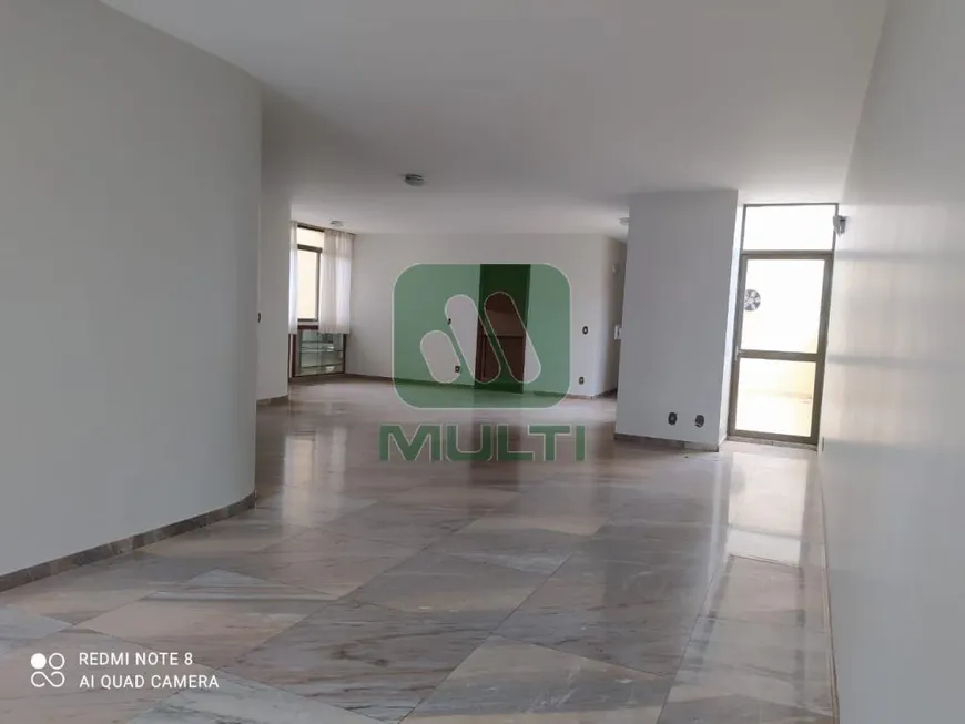 Foto 1 de Apartamento com 3 Quartos à venda, 200m² em Centro, Uberlândia