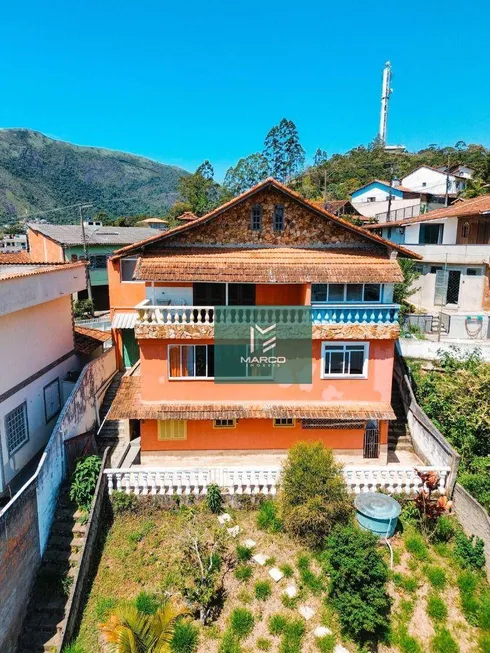 Foto 1 de Casa com 4 Quartos à venda, 160m² em Fazendinha, Teresópolis