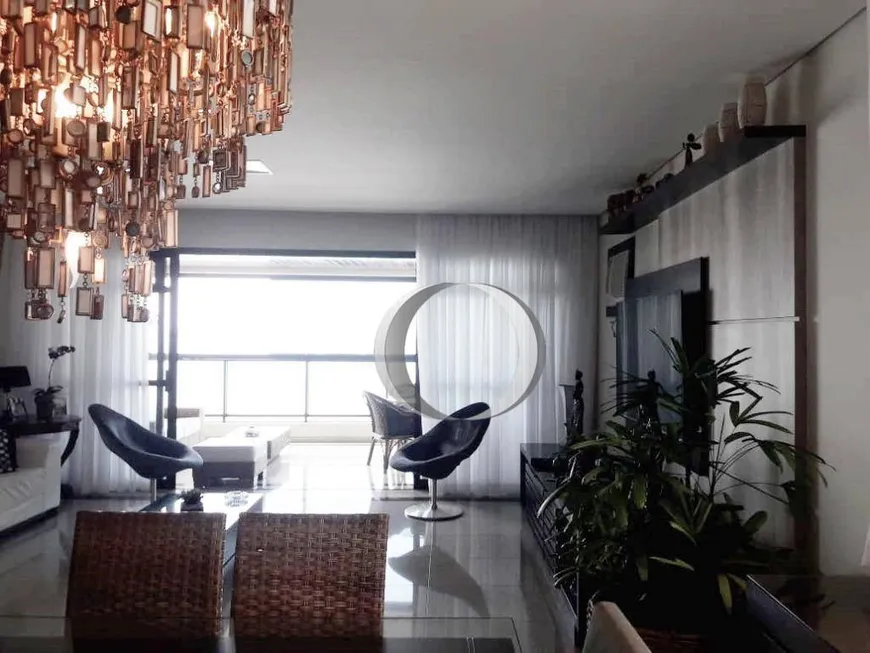 Foto 1 de Apartamento com 3 Quartos à venda, 223m² em Jardim Astúrias, Guarujá