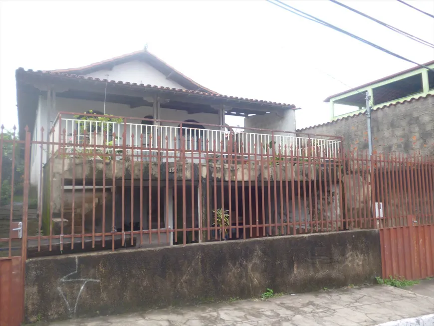 Foto 1 de Casa com 4 Quartos à venda, 240m² em Coqueiros, Belo Horizonte