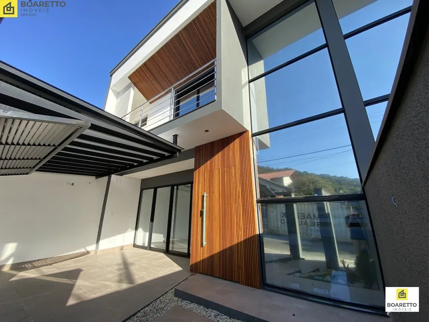 Foto 1 de Casa com 3 Quartos à venda, 161m² em Saguaçú, Joinville