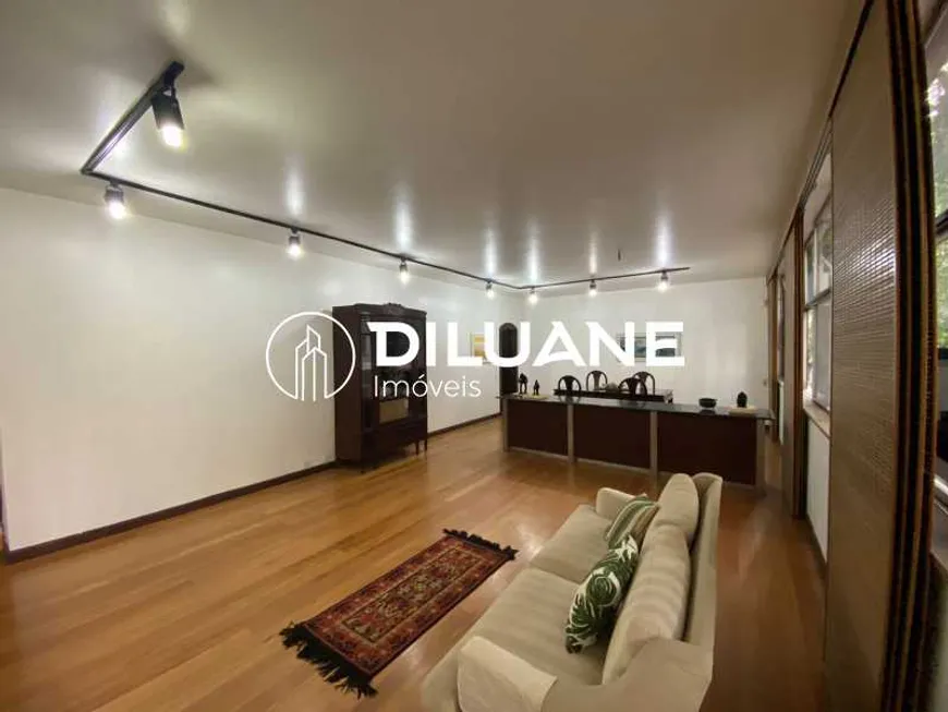 Foto 1 de Apartamento com 4 Quartos para venda ou aluguel, 235m² em Laranjeiras, Rio de Janeiro