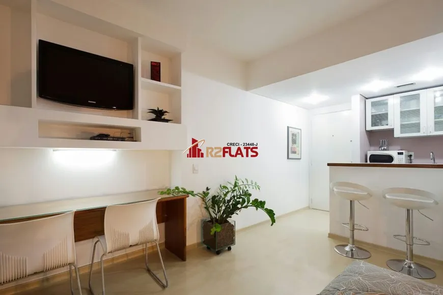 Foto 1 de Apartamento com 1 Quarto à venda, 24m² em Moema, São Paulo