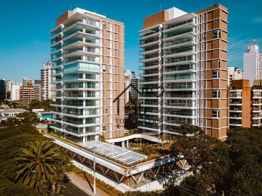 Foto 1 de Apartamento com 3 Quartos à venda, 186m² em Moema, São Paulo