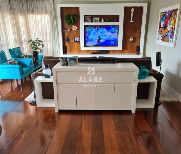 Foto 1 de Apartamento com 4 Quartos à venda, 215m² em Aclimação, São Paulo