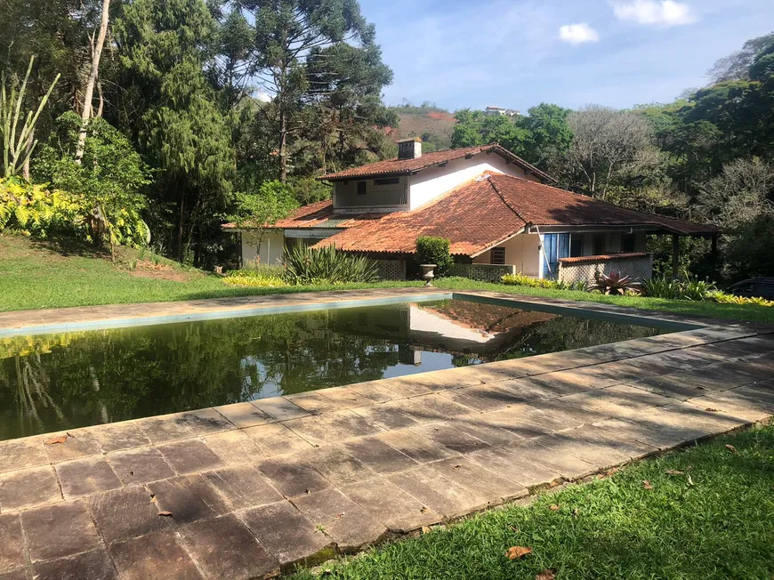 Foto 1 de Fazenda/Sítio com 5 Quartos à venda, 500m² em Itaipava, Petrópolis