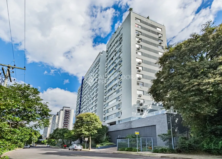 Foto 1 de Apartamento com 3 Quartos à venda, 90m² em Petrópolis, Porto Alegre