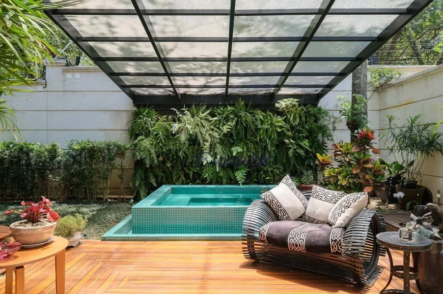 Foto 1 de Casa de Condomínio com 5 Quartos à venda, 584m² em Jardim Luzitânia, São Paulo