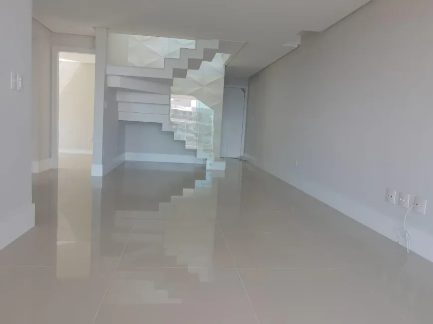 Foto 1 de Cobertura com 4 Quartos à venda, 200m² em Vila Nova, Cabo Frio