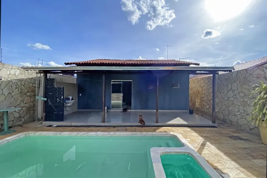 Foto 1 de Casa com 4 Quartos à venda, 300m² em Setor Garavelo, Aparecida de Goiânia