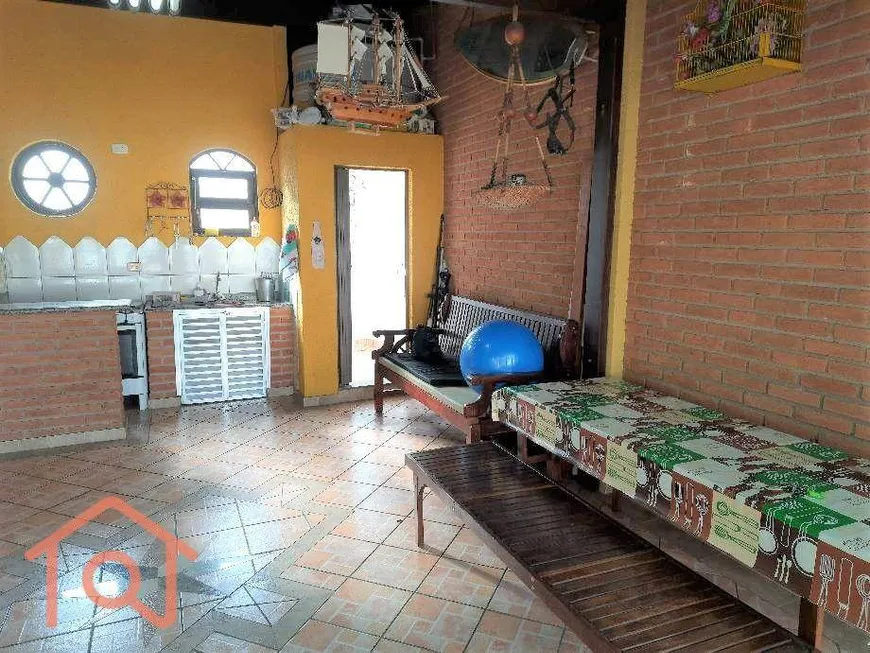 Foto 1 de Sobrado com 6 Quartos à venda, 200m² em Vila Guarani, São Paulo