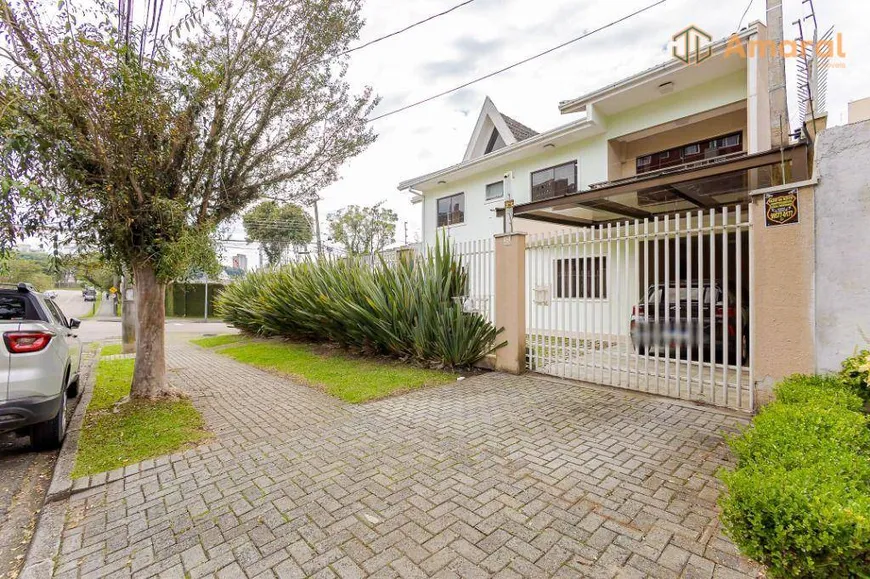 Foto 1 de Casa com 3 Quartos à venda, 200m² em Água Verde, Curitiba