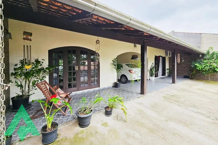 Foto 1 de Casa com 3 Quartos à venda, 195m² em Água Verde, Blumenau