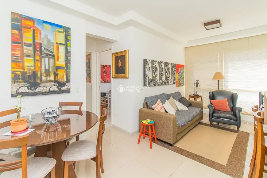 Foto 1 de Apartamento com 2 Quartos à venda, 58m² em Santana, Porto Alegre