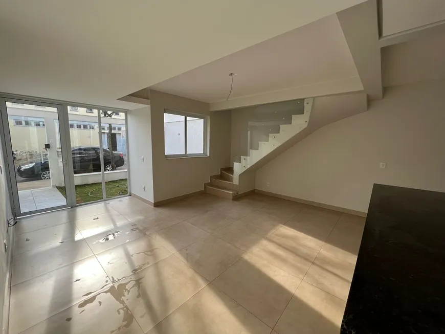 Foto 1 de Casa com 3 Quartos à venda, 112m² em Esplanada, Belo Horizonte