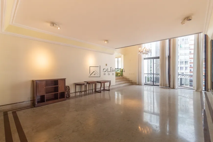 Foto 1 de Apartamento com 3 Quartos para alugar, 258m² em Cerqueira César, São Paulo