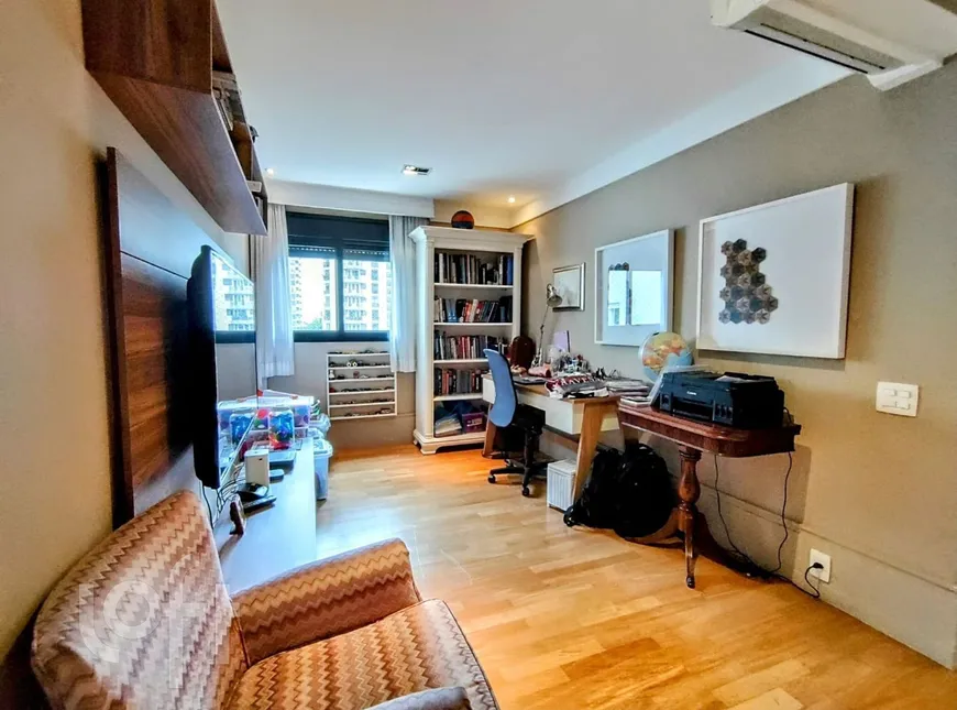 Foto 1 de Apartamento com 4 Quartos à venda, 248m² em Moema, São Paulo