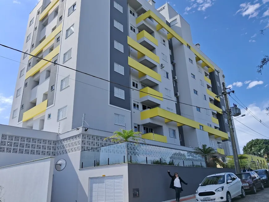 Foto 1 de Apartamento com 2 Quartos à venda, 75m² em Centro, Araranguá